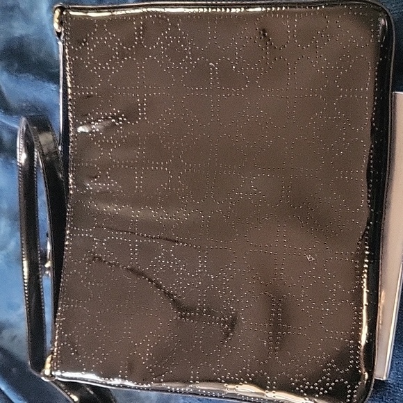 Kate spade black patent leather crossbody bag, with zipper top - Picture 2 of 6